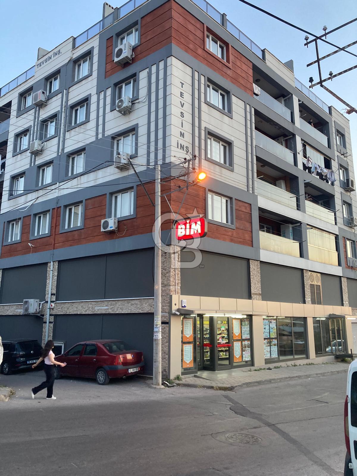 Bayraklı emek mahallesinde geniş ferah 3+1