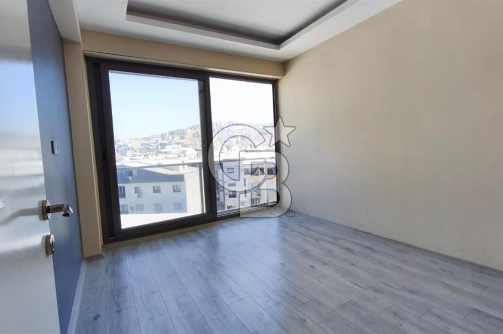 DREAM LIFE ATAŞEHİR SİTESİ KİRALIK 1+1 EŞYASIZ DAİRE