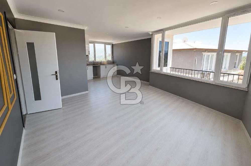 GÜMÜLDÜR'DE DENİZ MANZARALI EŞYALI EBEVEYN BANYOLU LÜKS DAİRE