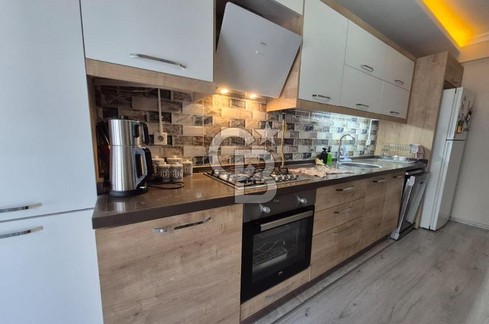 Karşıyaka Yeni Girne'de Kiralık 200 m2 Dubleks Daire