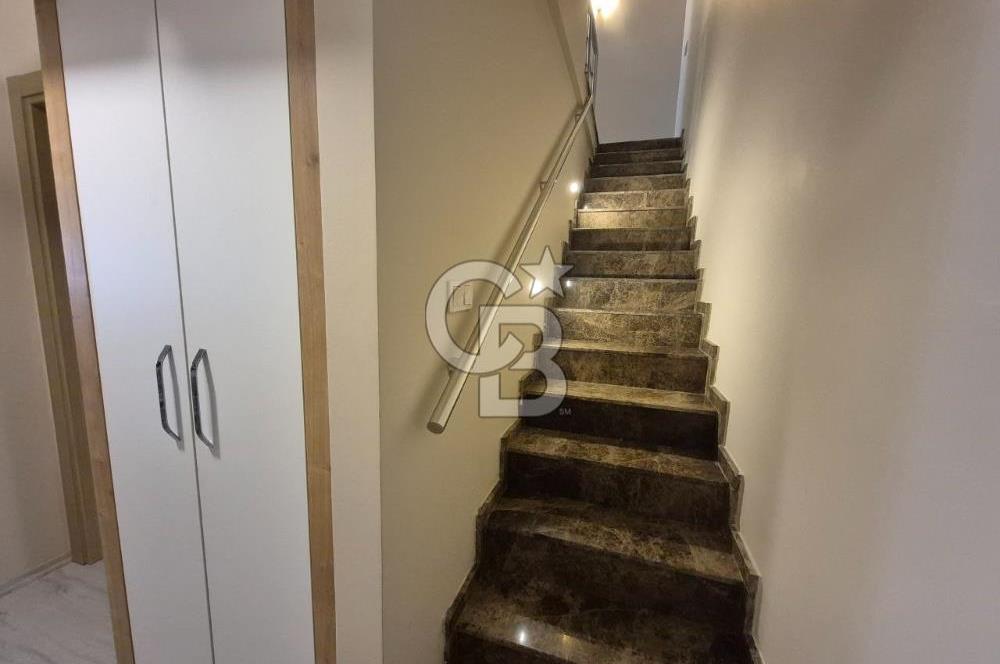 Karşıyaka Yeni Girne'de Kiralık 200 m2 Dubleks Daire