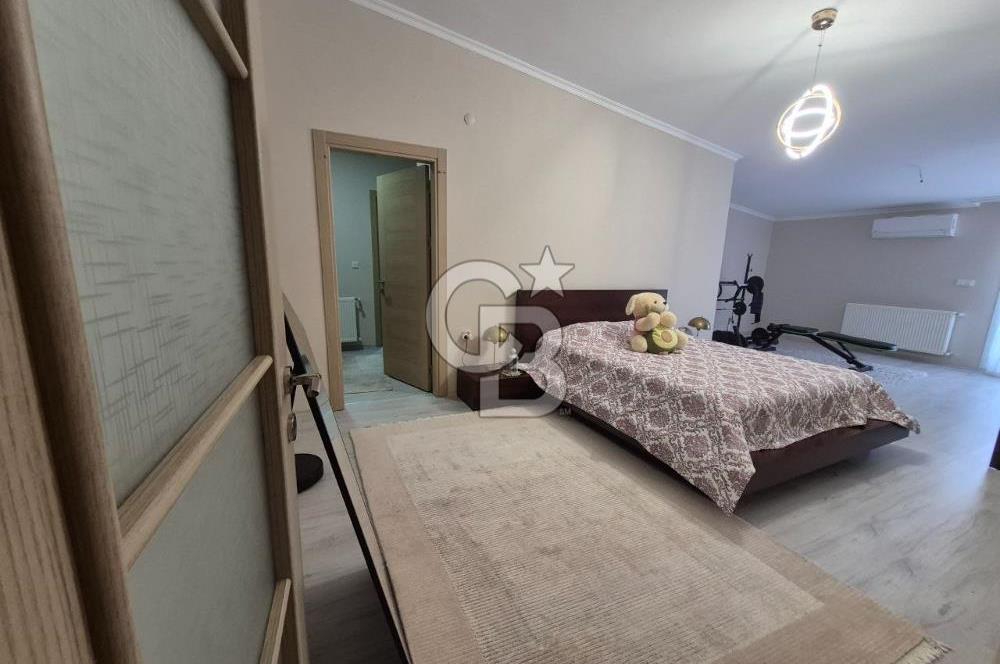 Karşıyaka Yeni Girne'de Kiralık 200 m2 Dubleks Daire