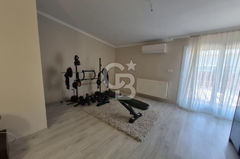 Karşıyaka Yeni Girne'de Kiralık 200 m2 Dubleks Daire