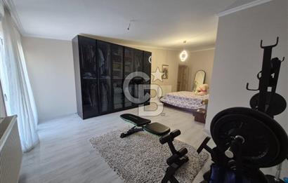 Karşıyaka Yeni Girne'de Kiralık 200 m2 Dubleks Daire
