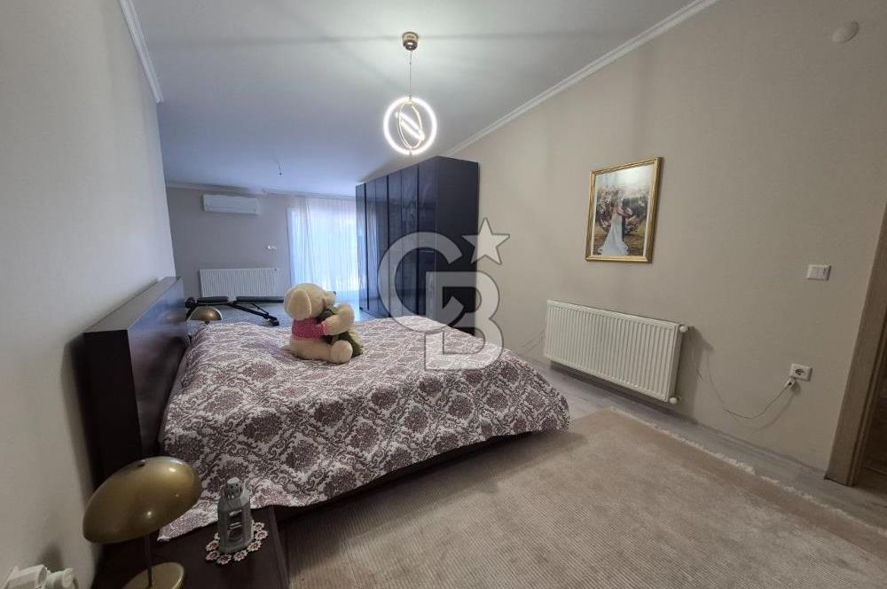 Karşıyaka Yeni Girne'de Kiralık 200 m2 Dubleks Daire