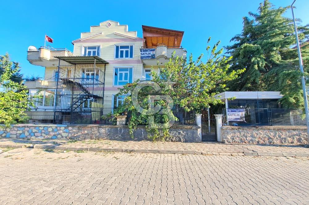 TOKAT MERKEZ KARŞIYAKADA GENİŞ METRAJLI SATILIK VİLLA