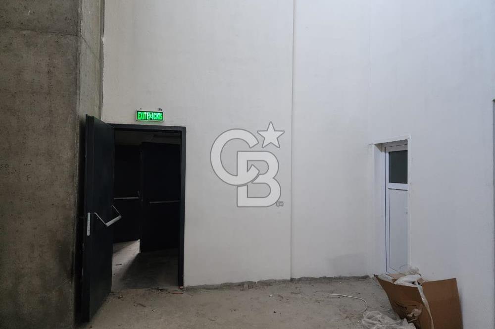 Hadımköy Ömerli Sanayi Satılık 4.300 M2 Depo 3 yükleme rampalı