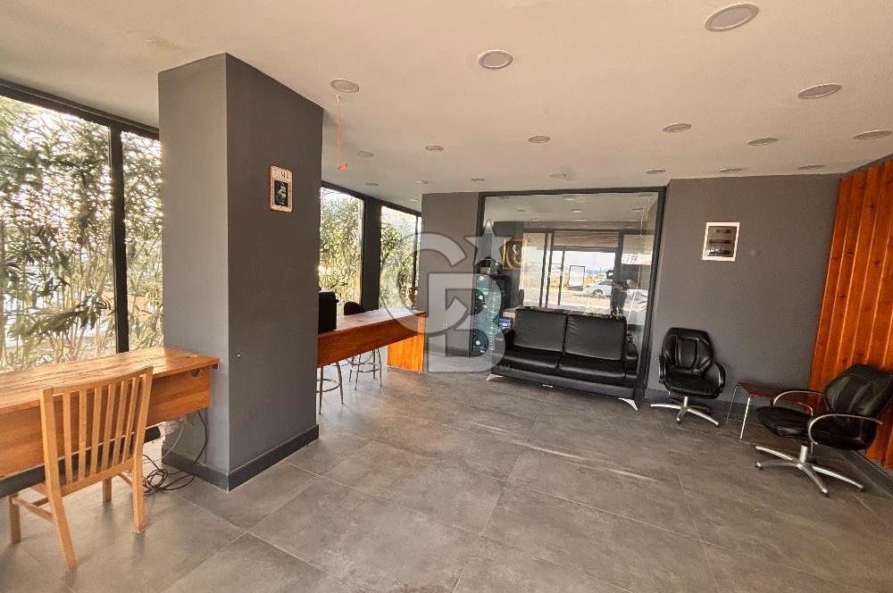 Urla'da Cadde Üstü Kiralık Ofis