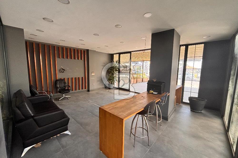 Urla'da Cadde Üstü Kiralık Ofis