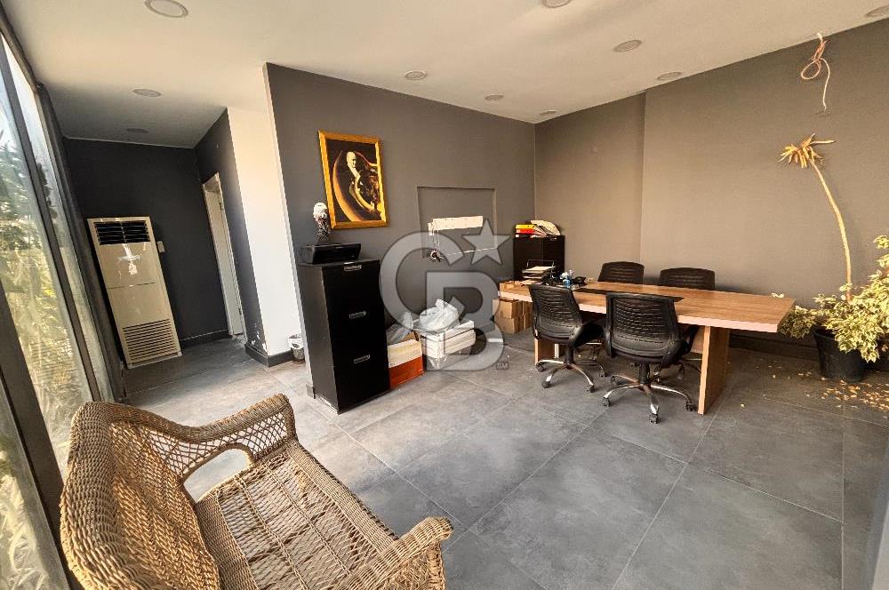 Urla'da Cadde Üstü Kiralık Ofis
