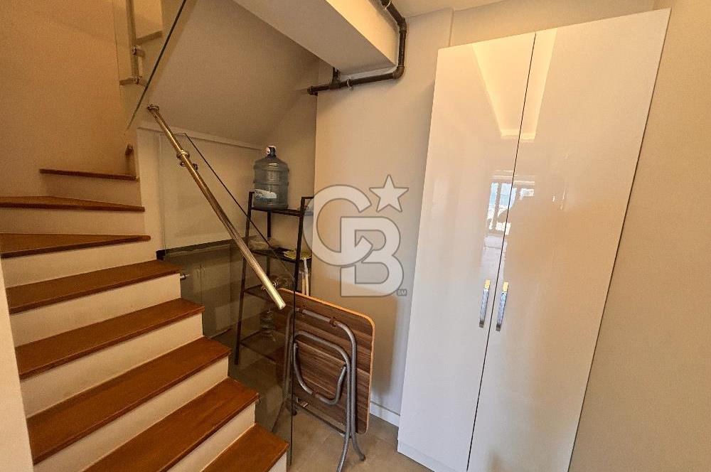 Urla'da Eşyalı Kiralık Dubleks Deniz Manzaralı 3+1 Dubleks daire