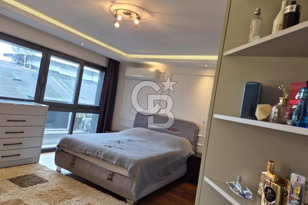 Süreyya Plajı'nda Deniz Manzaralı 4+1 Çatı Dubleksi