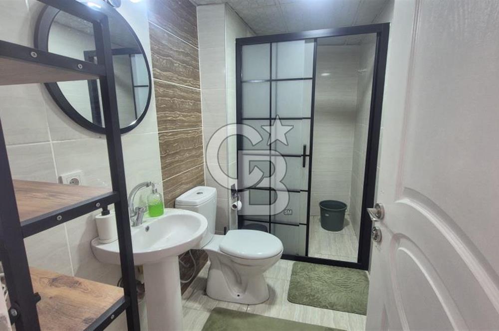 BUCA KURUÇEŞME DOĞUŞ CADDESİNDE EŞYALI BALKONLU ARAKAT SATILIK 2+1 DAİRE