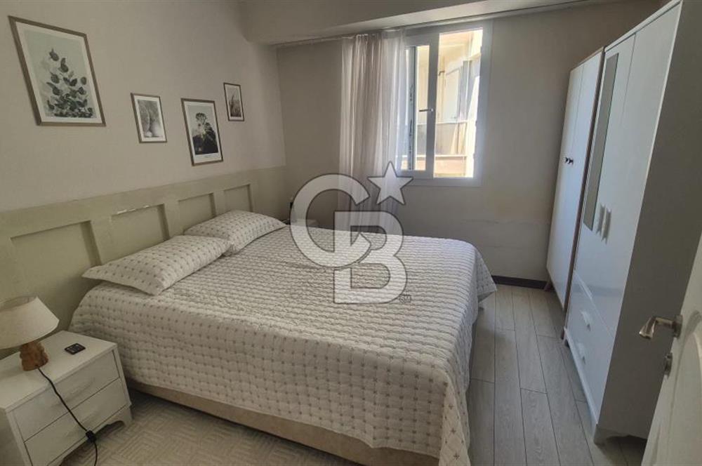 BUCA KURUÇEŞME DOĞUŞ CADDESİNDE EŞYALI BALKONLU ARAKAT SATILIK 2+1 DAİRE