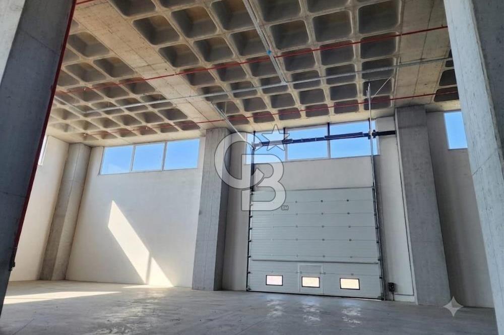 Hadımköy Ömerli Sanayi Satılık 4.300 M2 Depo 3 yükleme rampalı