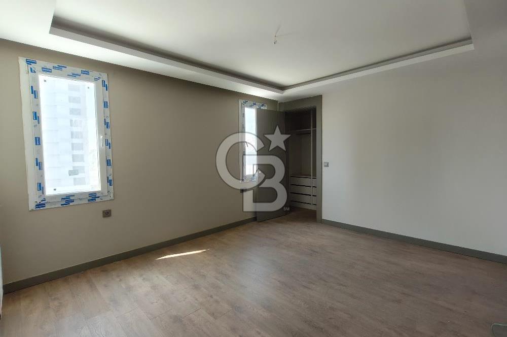 MODERN MİMARİLİ MANZARALI LÜKS SOSYAL DONATILI KİRALIK 5+1