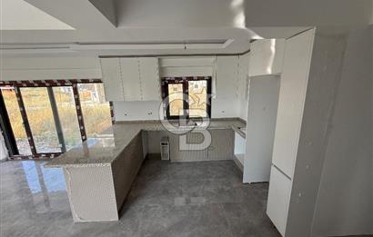 DİKİLİ SALİHLERALTI 5+1 TRİPLEKS SATILIK SIFIR VİLLA
