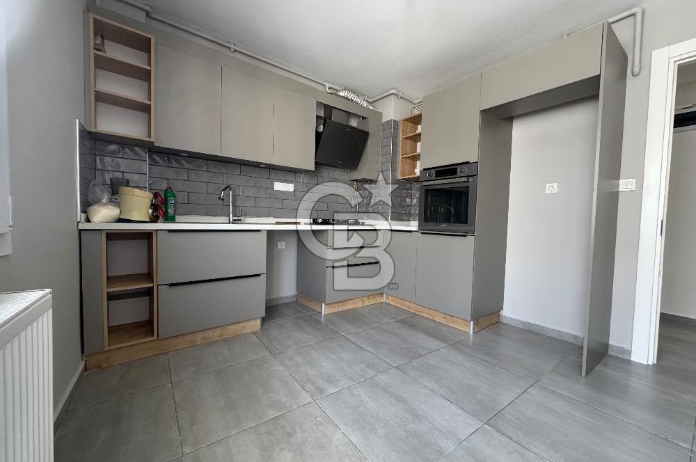 Bostanlı Merkezde Komple Yenilenmiş Giyinme Odalı Ferah 3+1  