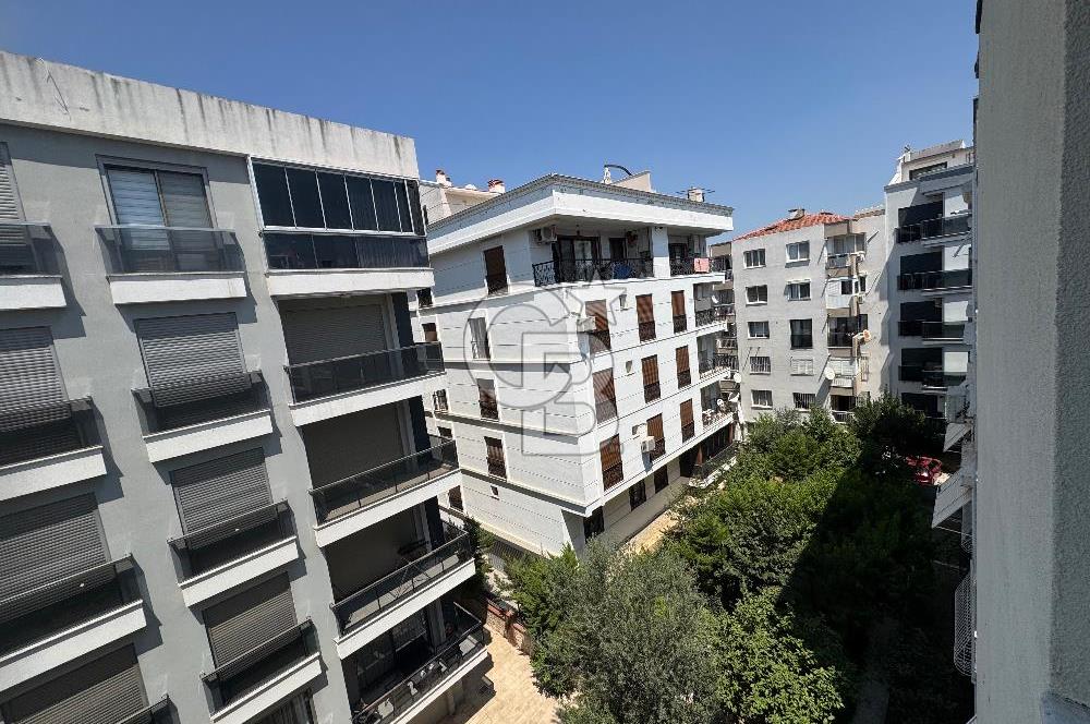 Bostanlı Merkezde Komple Yenilenmiş Giyinme Odalı Ferah 3+1  