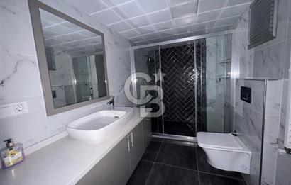 Bostanlı Merkezde Komple Yenilenmiş Giyinme Odalı Ferah 3+1  