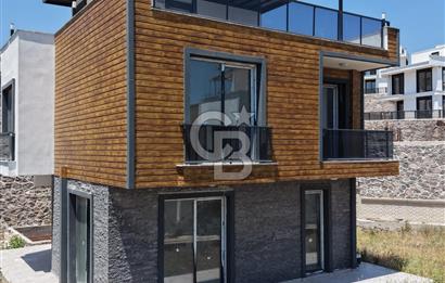 Dikili Çandarlı da Satılık Müstakil Havuzlu Villa