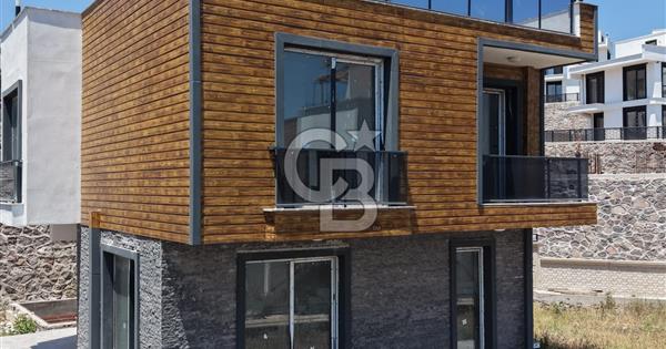 Dikili Çandarlı da Satılık Müstakil Havuzlu Villa - 366403
