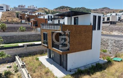 Dikili Çandarlı da Satılık Müstakil Havuzlu Villa