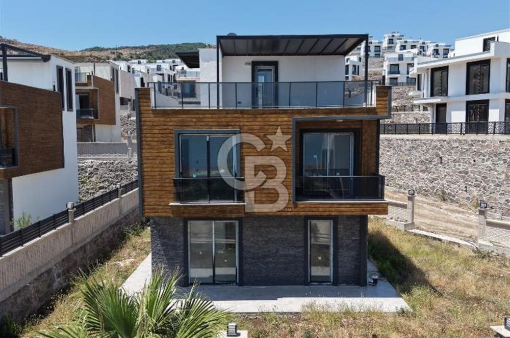Dikili Çandarlı da Satılık Müstakil Havuzlu Villa