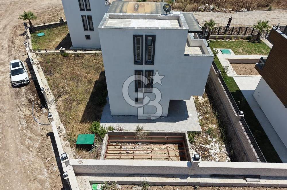 Dikili Çandarlı da Satılık Müstakil Havuzlu Villa
