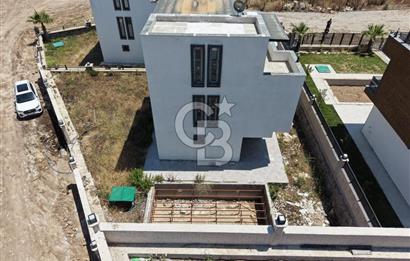 Dikili Çandarlı da Satılık Müstakil Havuzlu Villa