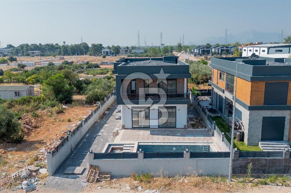 DÖŞEMEALTI YEŞİLBAYIR'DA HAVUZLU 5+1 SATILIK VİLLA