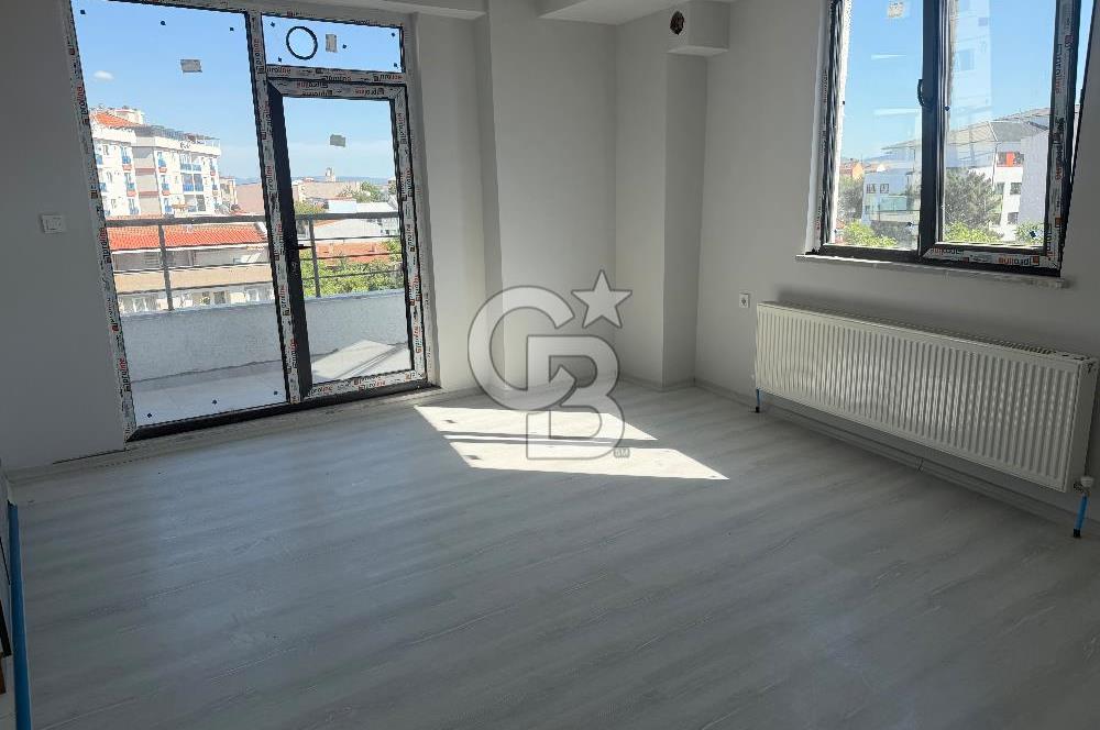 ÇANAKKALE EZiNE ADNAN MENDERES CAD. ÜZERİ SATILIK 2+1 DAİRE