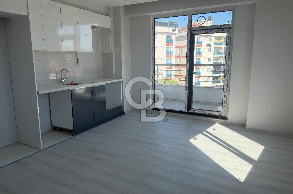ÇANAKKALE EZiNE ADNAN MENDERES CAD. ÜZERİ SATILIK 2+1 DAİRE