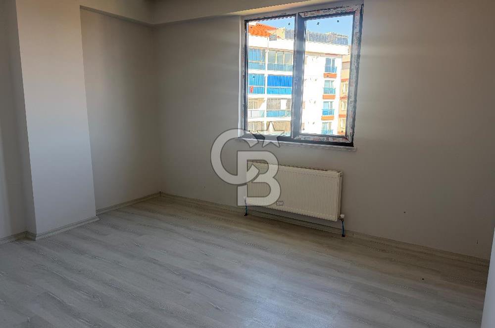 ÇANAKKALE EZiNE ADNAN MENDERES CAD. ÜZERİ SATILIK 2+1 DAİRE