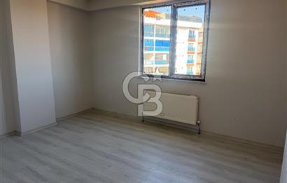 ÇANAKKALE EZiNE ADNAN MENDERES CAD. ÜZERİ SATILIK 2+1 DAİRE