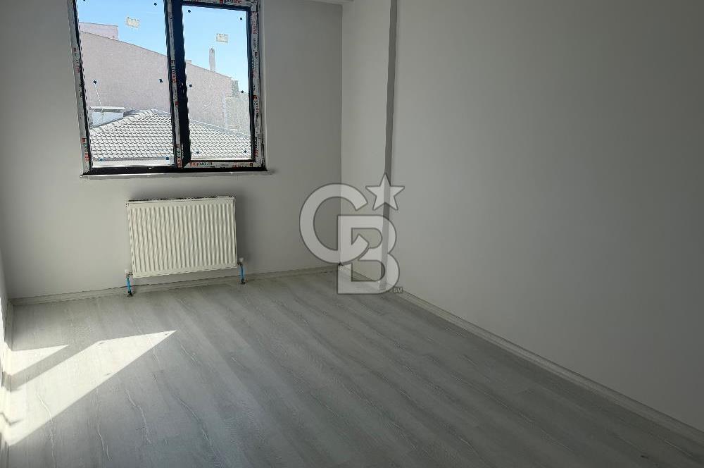 ÇANAKKALE EZiNE ADNAN MENDERES CAD. ÜZERİ SATILIK 2+1 DAİRE