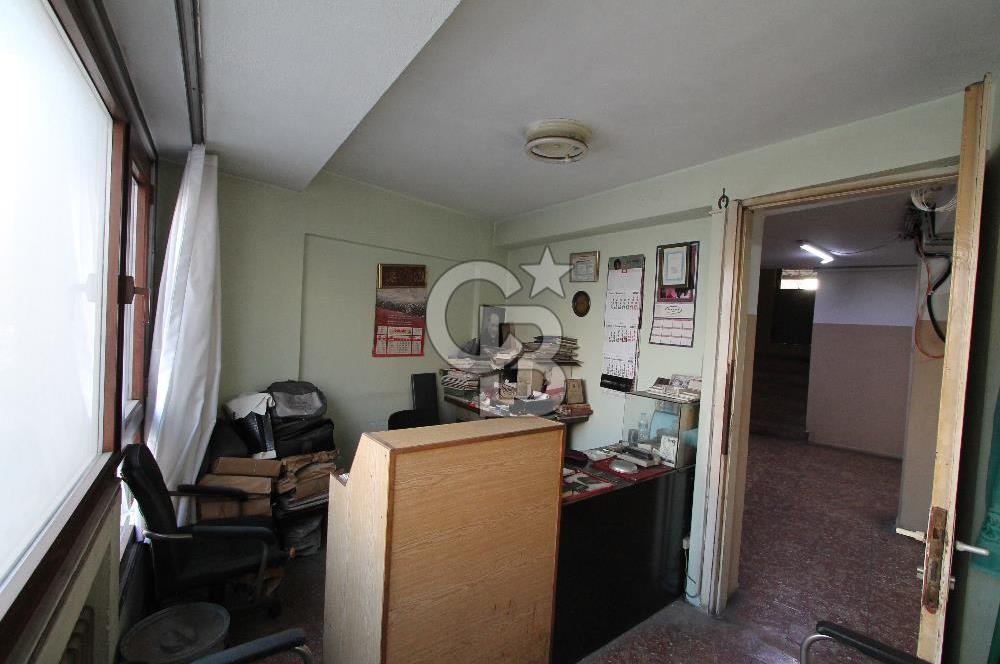 İzmir Konak’ta Satılık Büro Ofis 