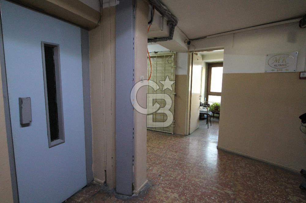 İzmir Konak’ta Satılık Büro Ofis 