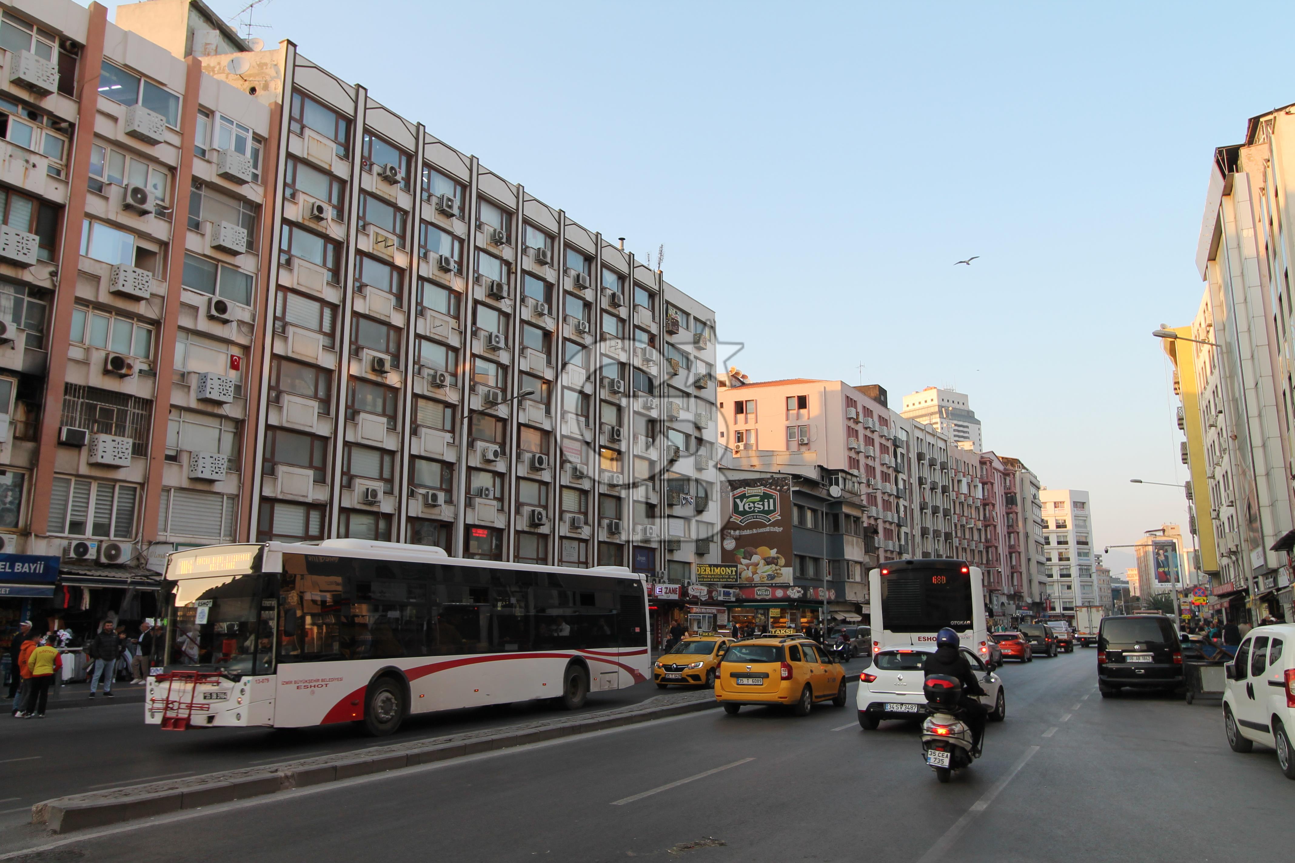 İzmir Konak’ta Satılık Büro Ofis 