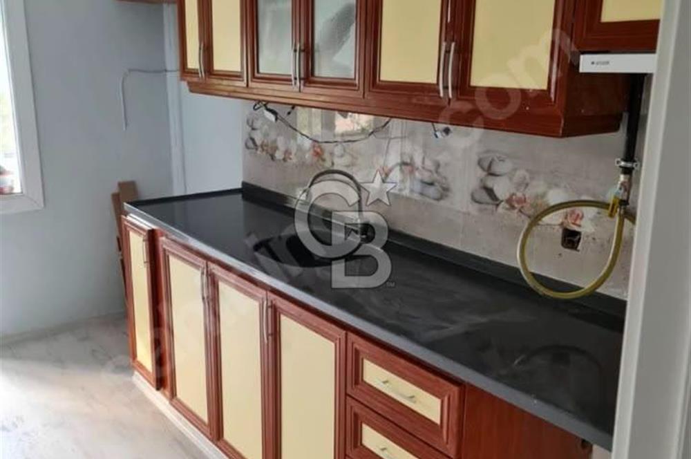 Çiğli  Tadilatlı Satılık 3+1 Daire