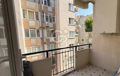 BORNOVA KÜÇÜKPARK YAKINI CADDE ÜZERİNDE SATILIK 3+1 DAİRE