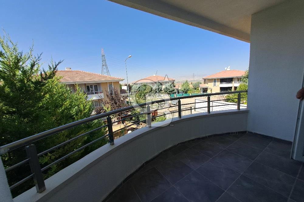 Sincan Alcıda Satılık 4+1 Geniş Bahçeli İkiz Villa