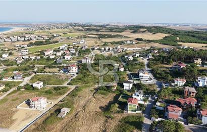 KARABURUN'DA DENİZ MANZARALI SATILIK ARSA