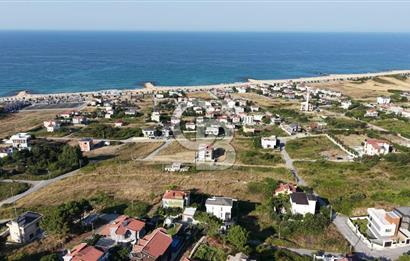 KARABURUN'DA DENİZ MANZARALI SATILIK ARSA