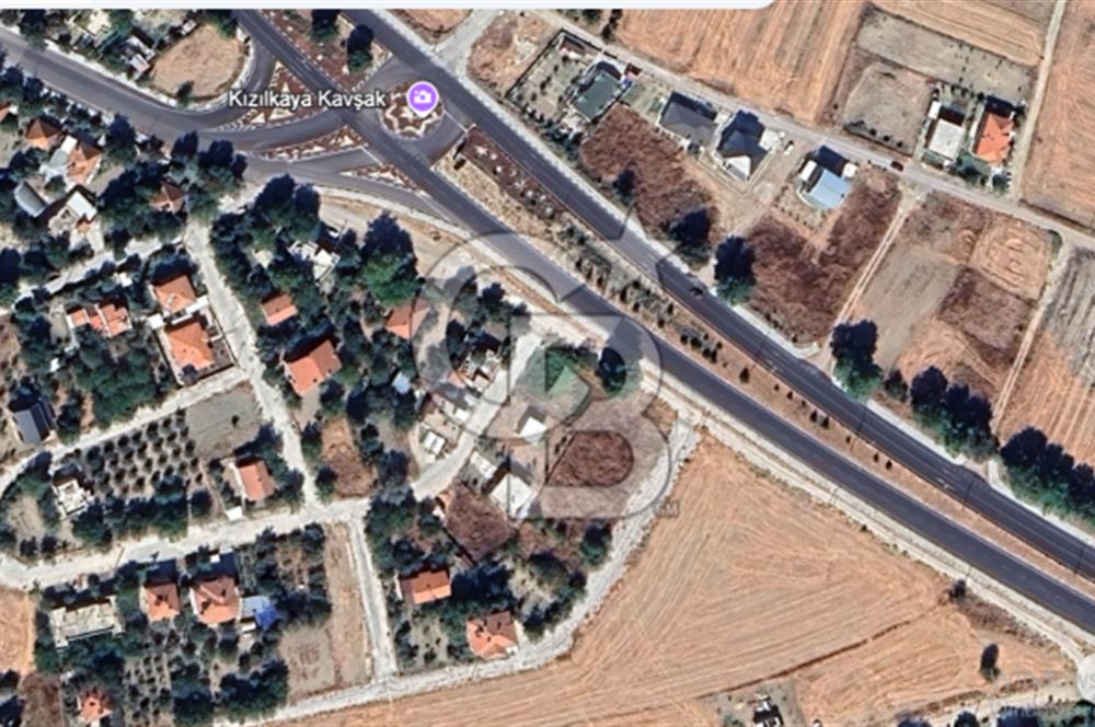 BUCAK KIZILKAYADA SATILIK CADDE ÜZERİ ARSA