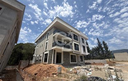 Kemalpaşa Sütçüler'de Site İçi, Geniş Bahçeli Sıfır Lüks Villa