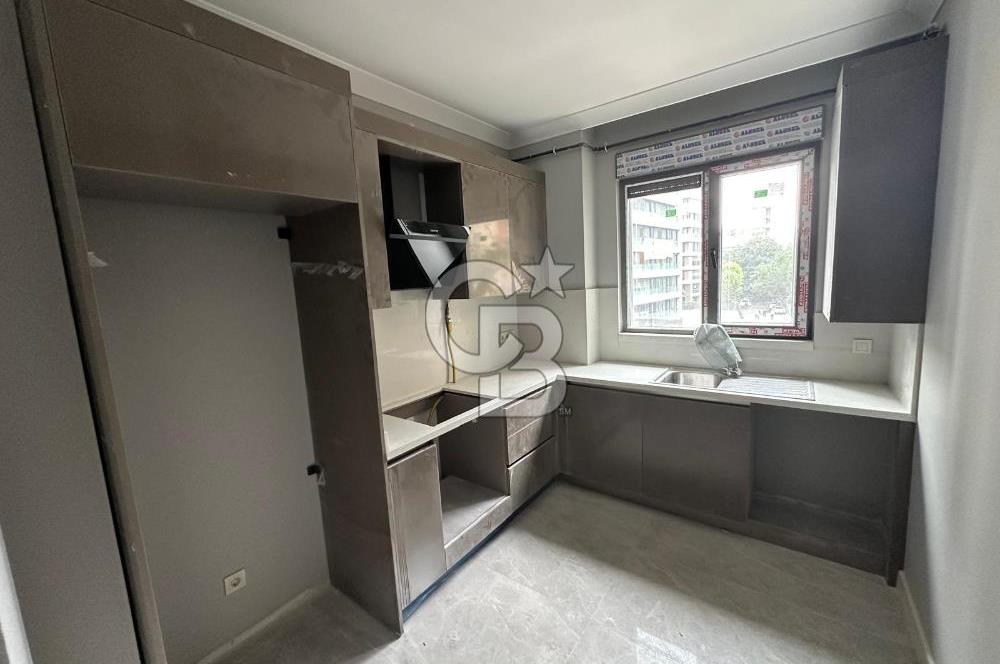 FENERBAHÇEDE 3+1 ÖNÜ AÇIK SAHİLE VE BAĞDAT CADDESİNE YAKIN DAİRE