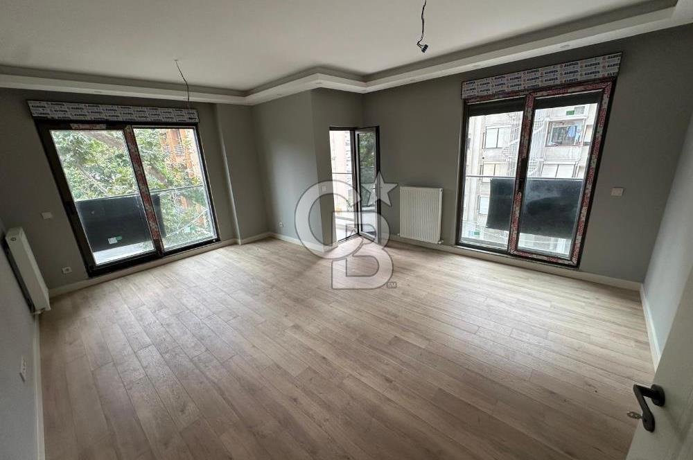FENERBAHÇEDE 3+1 ÖNÜ AÇIK SAHİLE VE BAĞDAT CADDESİNE YAKIN DAİRE