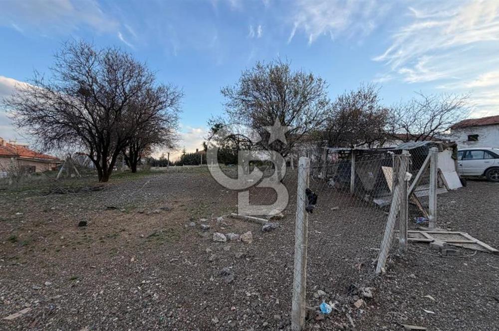 İNCEK HACILAR DA GÖL MANZARALI 500 m² SATILIK KÖŞE PARSEL E:0,50