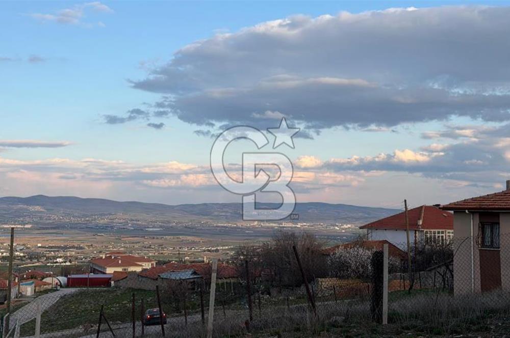 İNCEK HACILAR DA GÖL MANZARALI 500 m² SATILIK KÖŞE PARSEL E:0,50